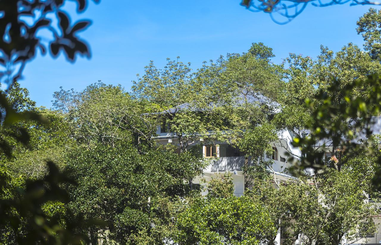 Hostess Thekkady Hotel Екстериор снимка